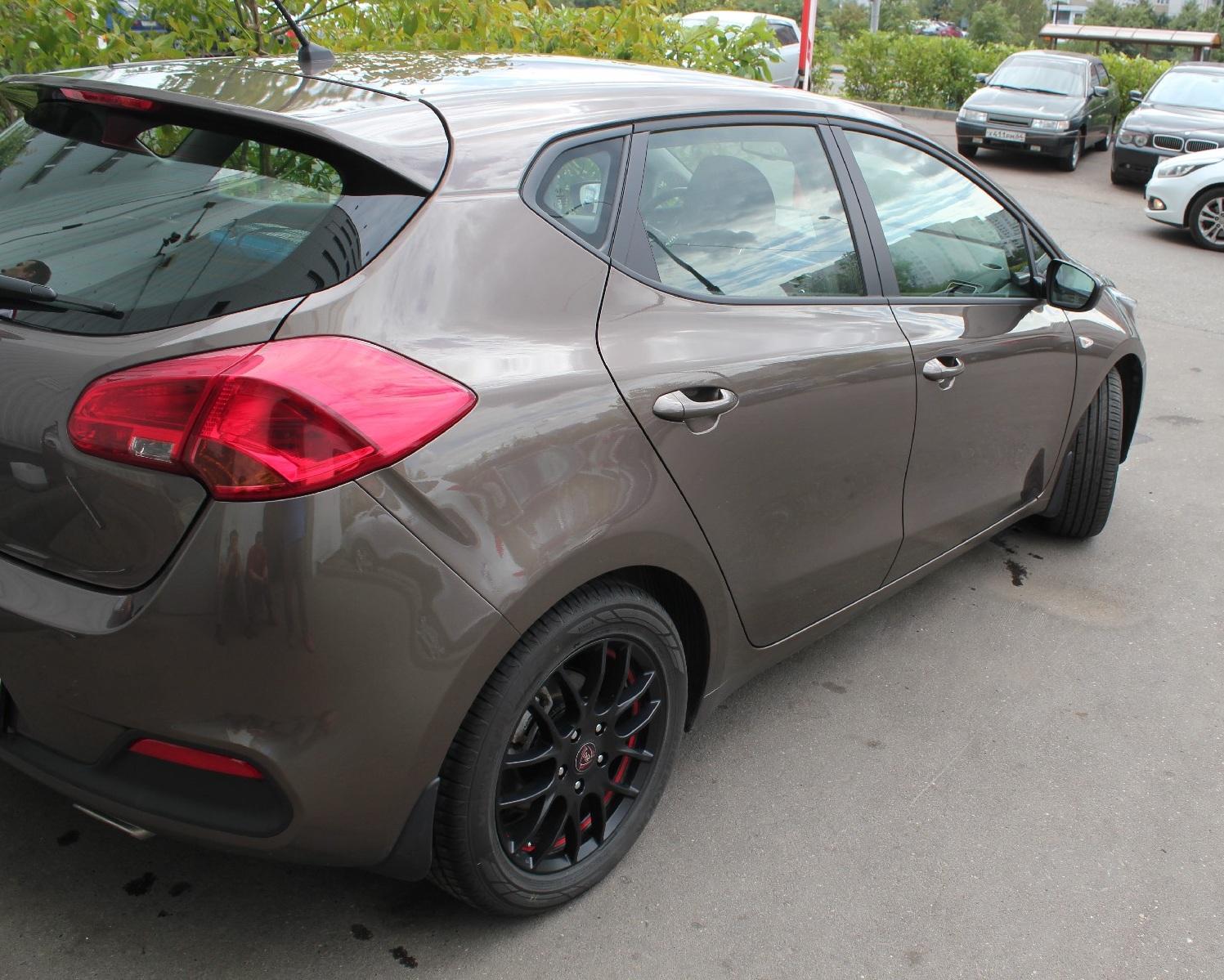 коричневая Киа