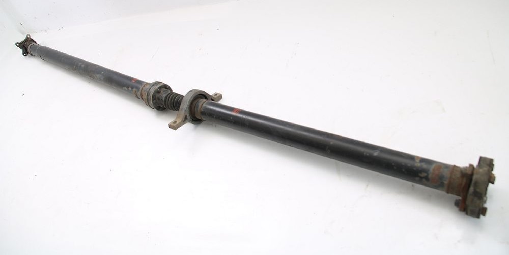 Снятый карданный вал