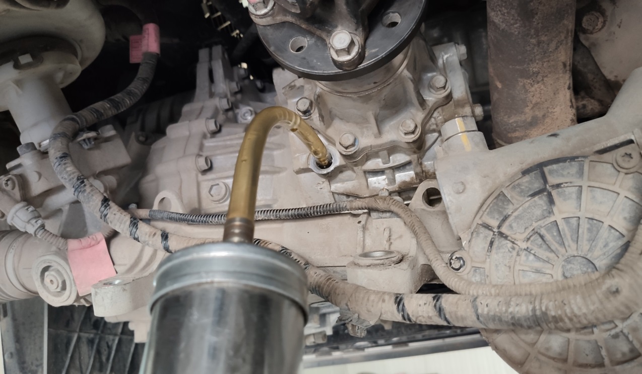 Заправка масла в редуктор Киа