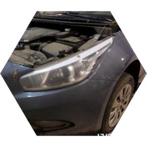 открытый капот на Киа