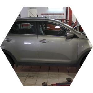 Киа Спортейдж на подъемнике