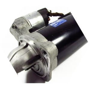 стартер на белом фоне