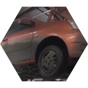 Киа Пиканто на подъемнике