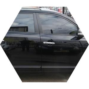 черный Соренто сбоку