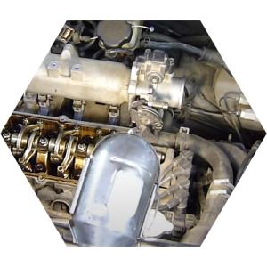 Двигатель Киа со снятой клапанной крышкой