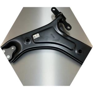 Новый передний нижний рычаг готов к установке