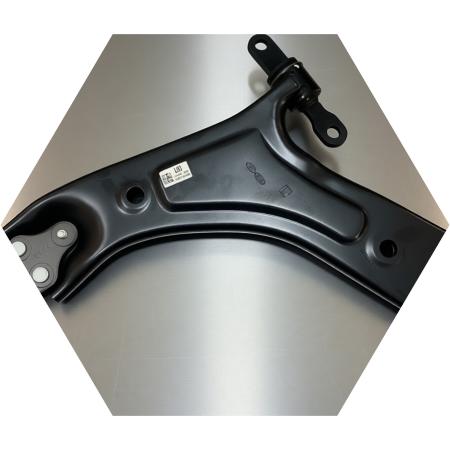 Новый передний нижний рычаг готов к установке