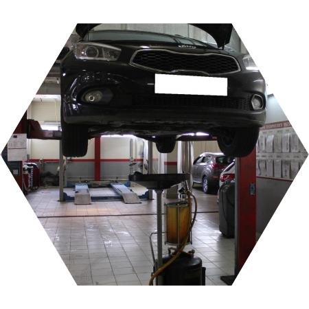 Kia на подъемнике