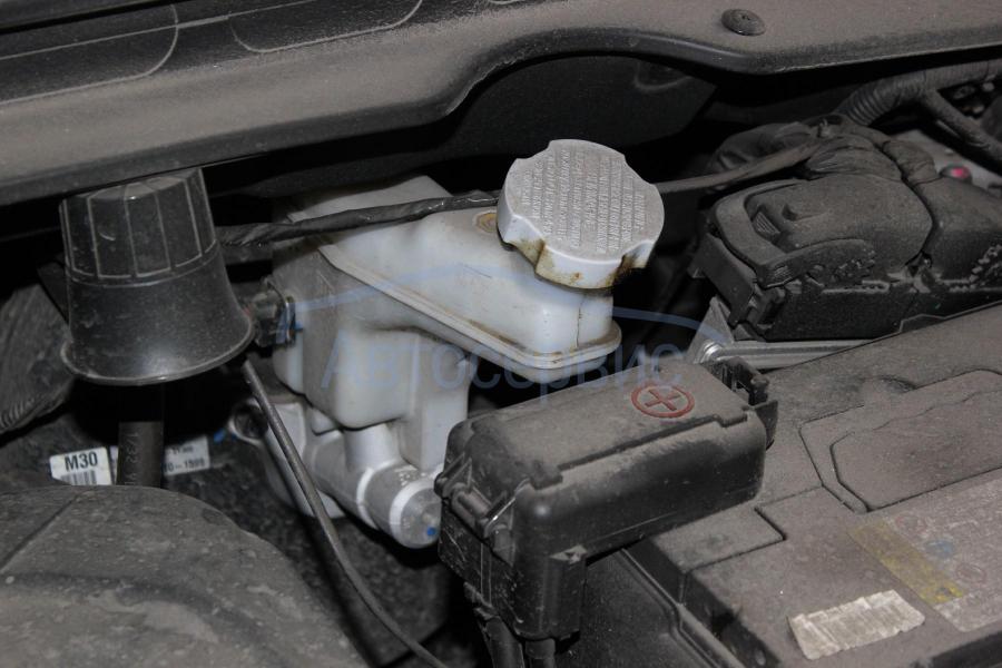 бачок тормозной жидкоти