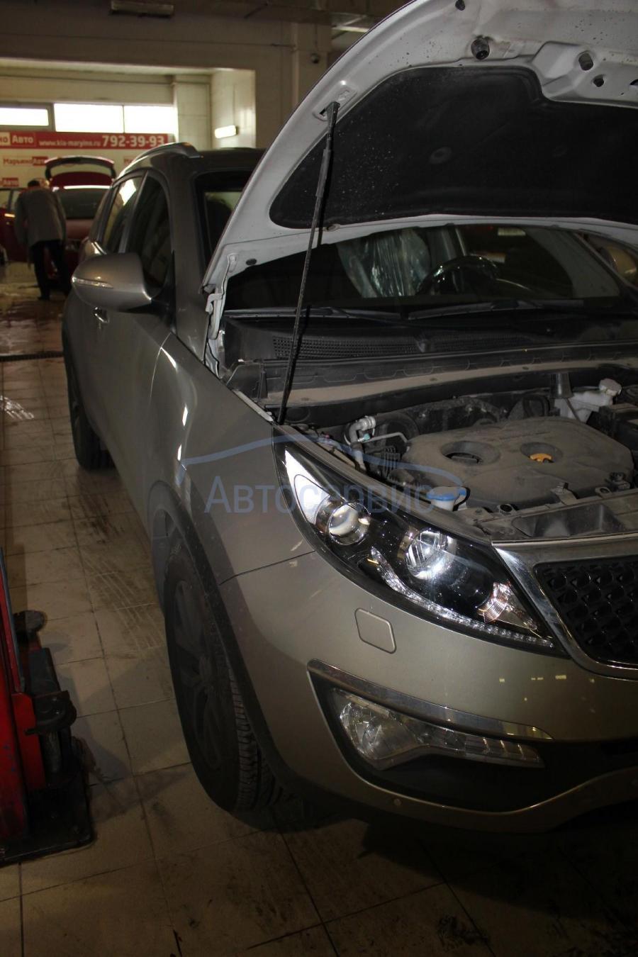 открытый капот на Спортейдж