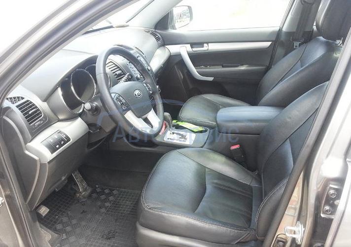 салон корейского внедорожника